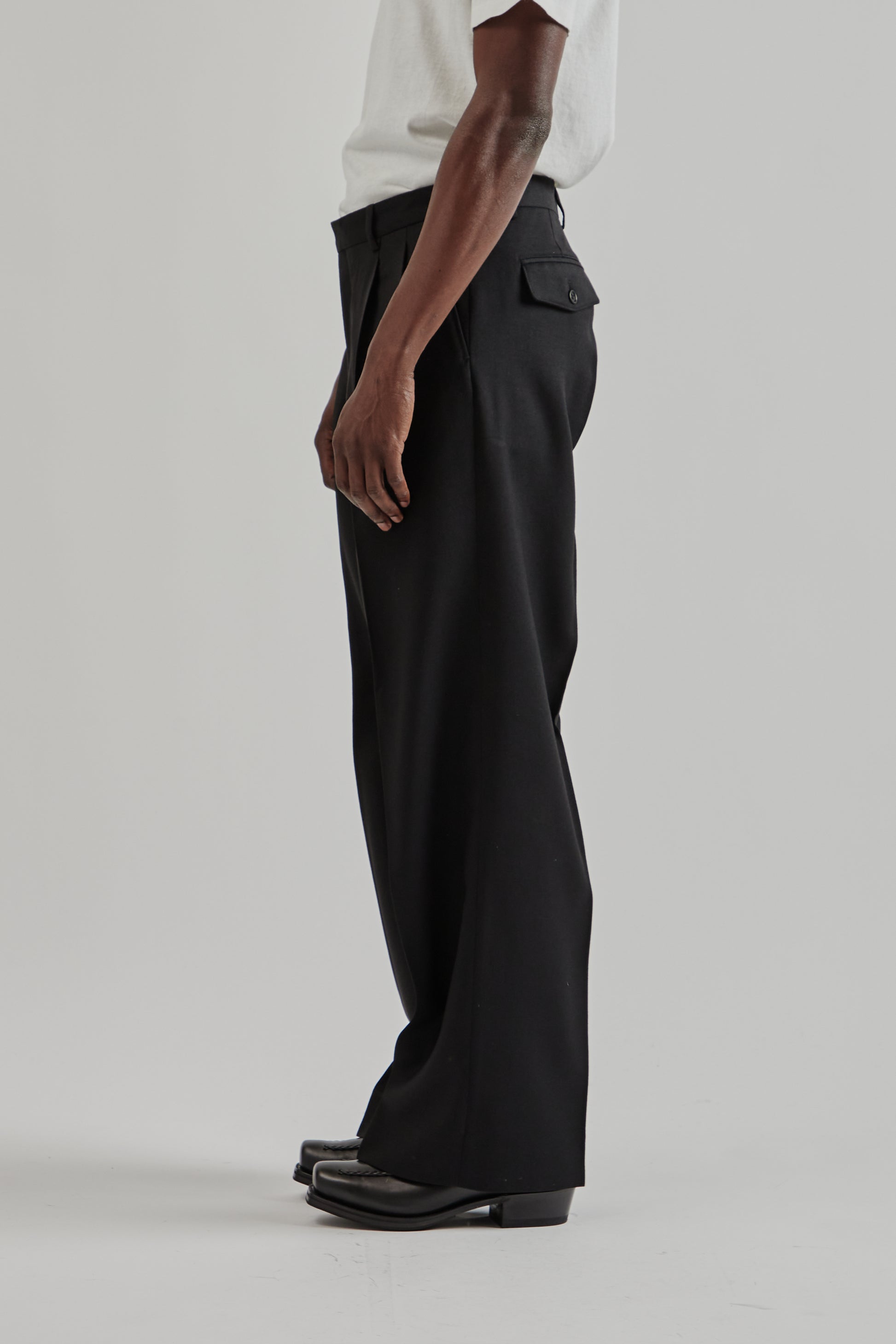 Sunflower FW25 Wide Pleated Trouser Black9