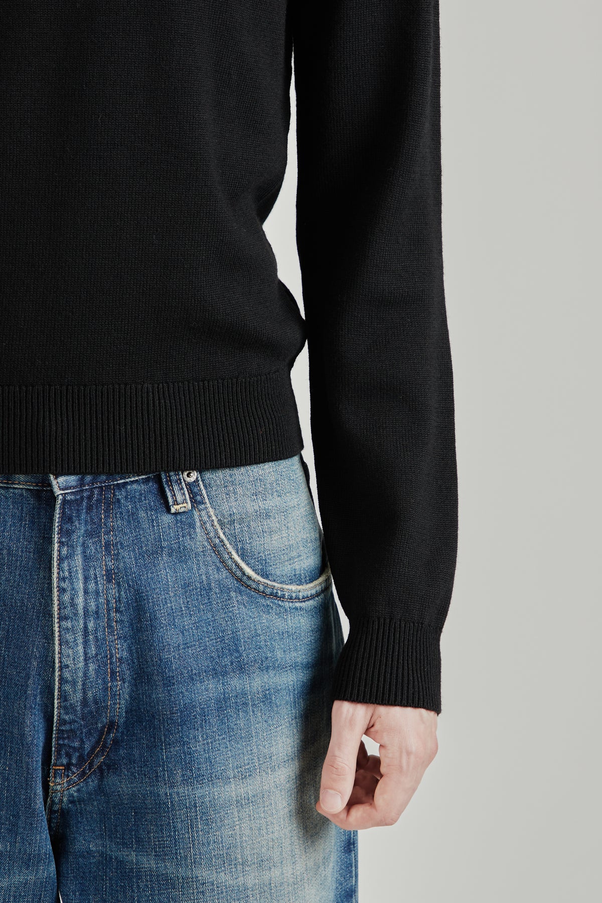 Moon Merino Cropped - Black