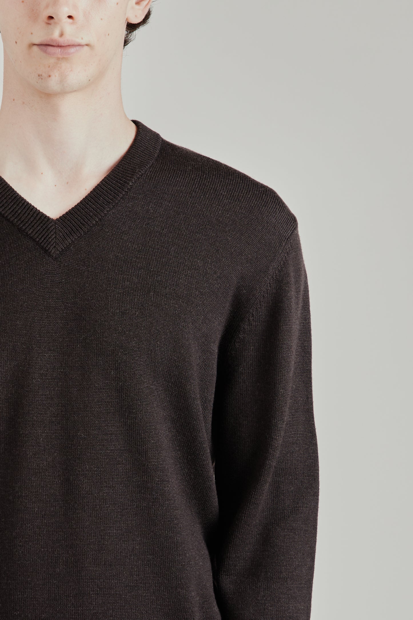 Moon Merino V Neck - Brown