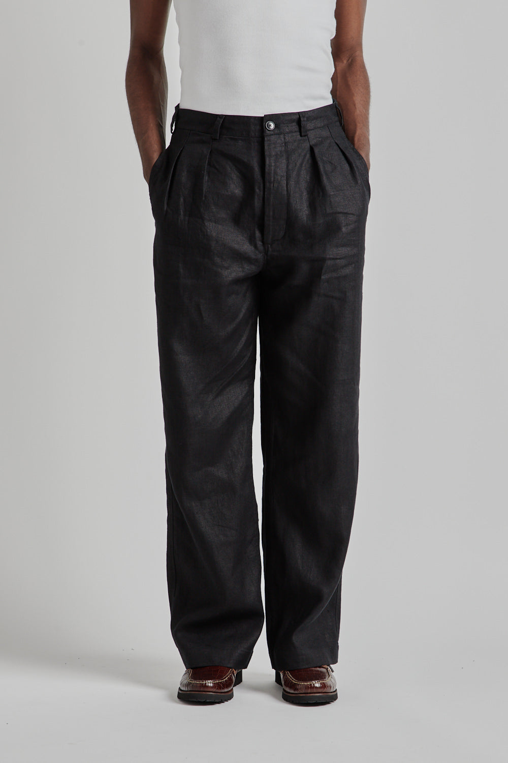 Pleated Linen Pants - Black