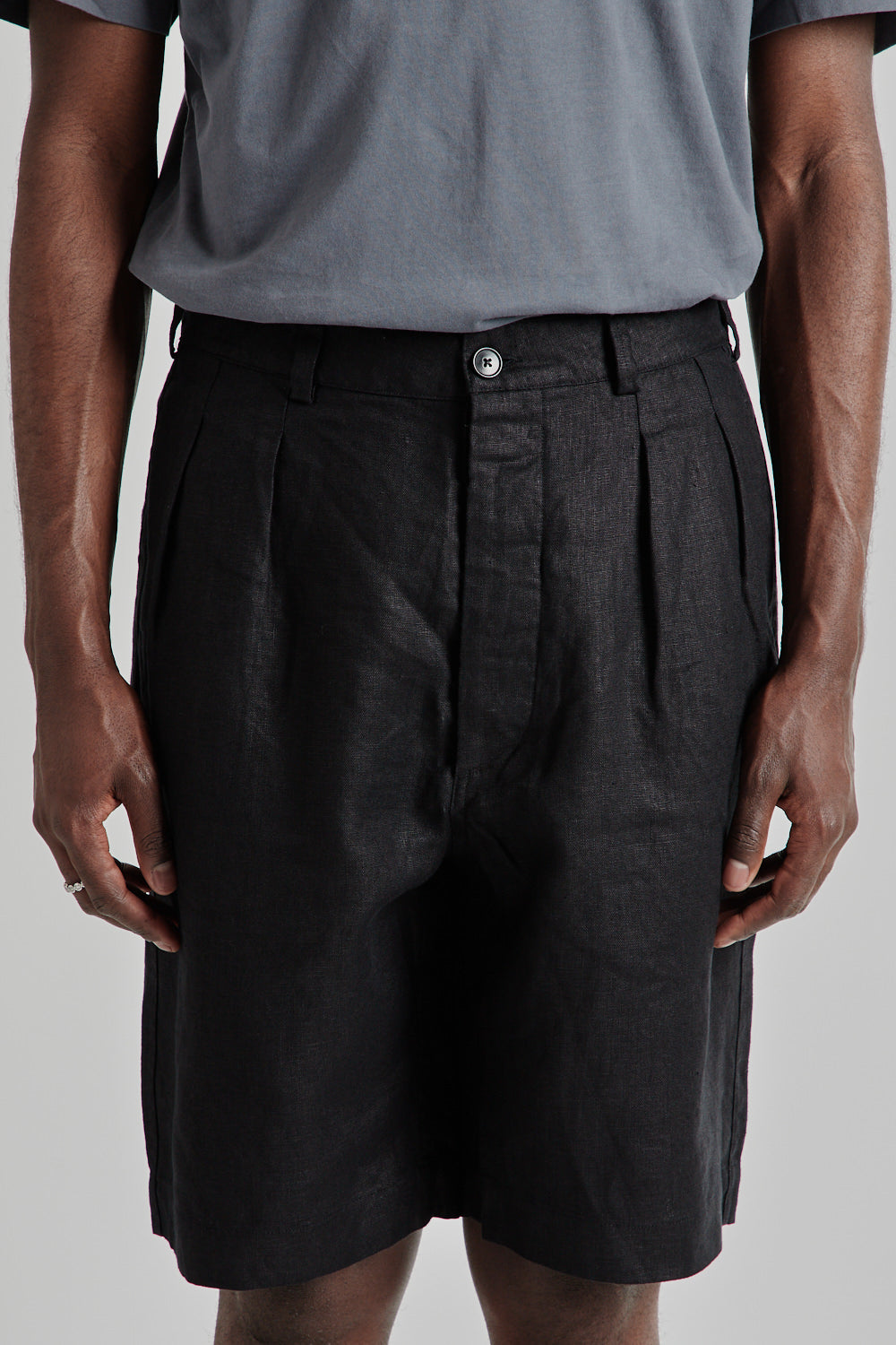 Pleated Linen Short - Black