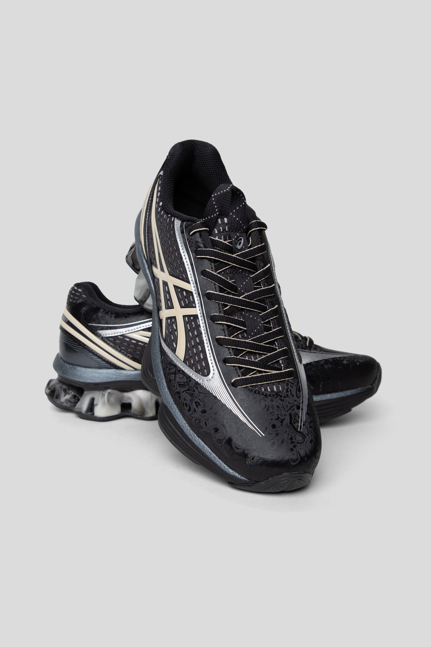 US6-Gel-Kinetic Fluent - Black/Vanilla