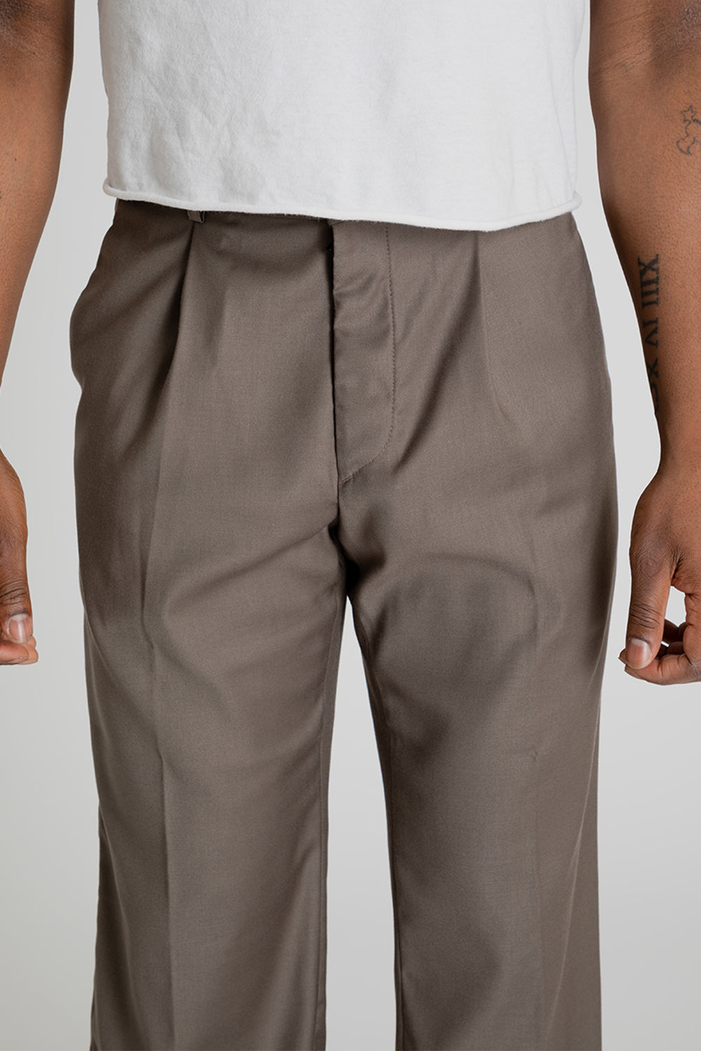 Uniform Bridge Wide Slack Pants Beige Detail 03