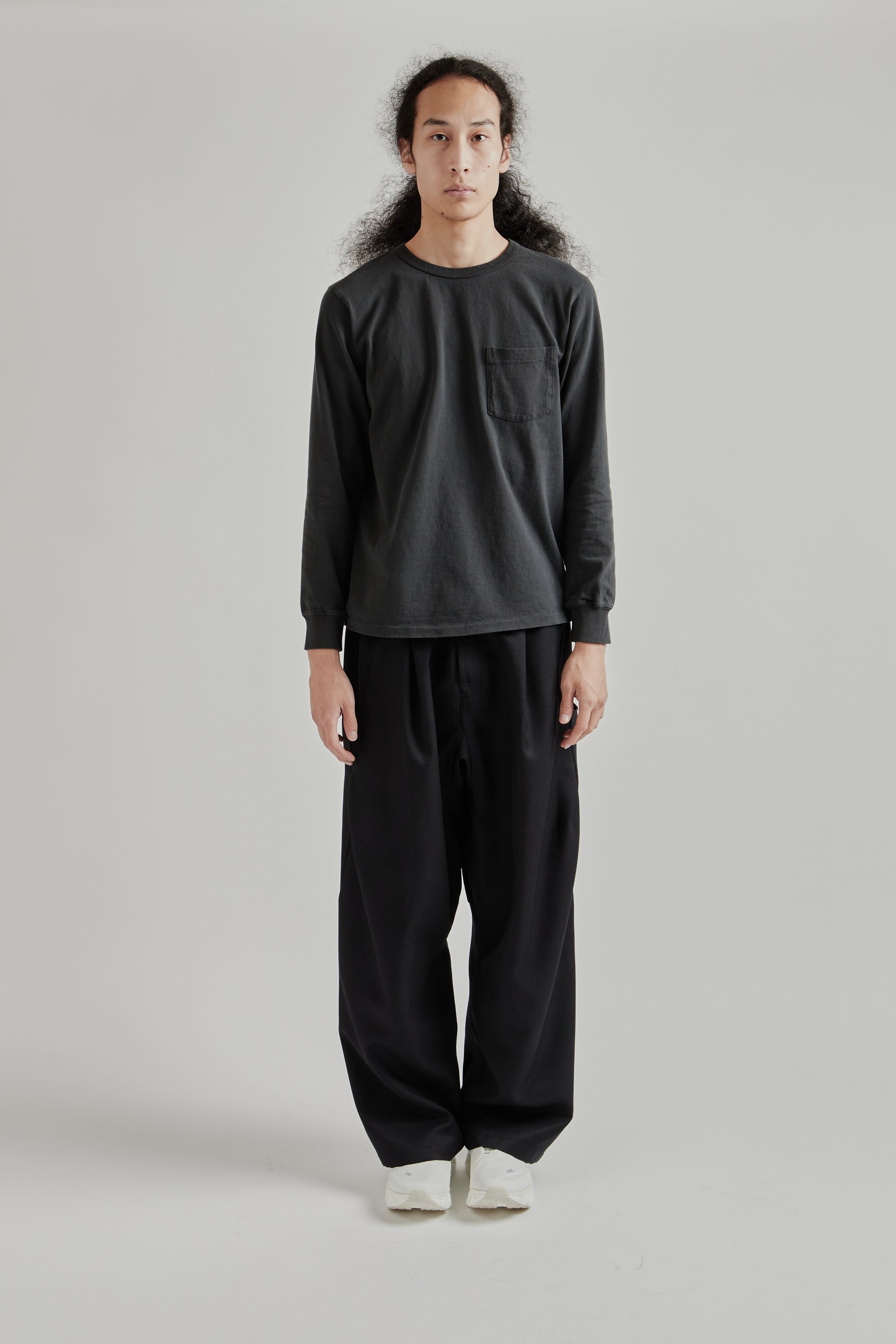 Velva Sheen FW25 Pigment Long Sleeve Pocket Tee Black 1