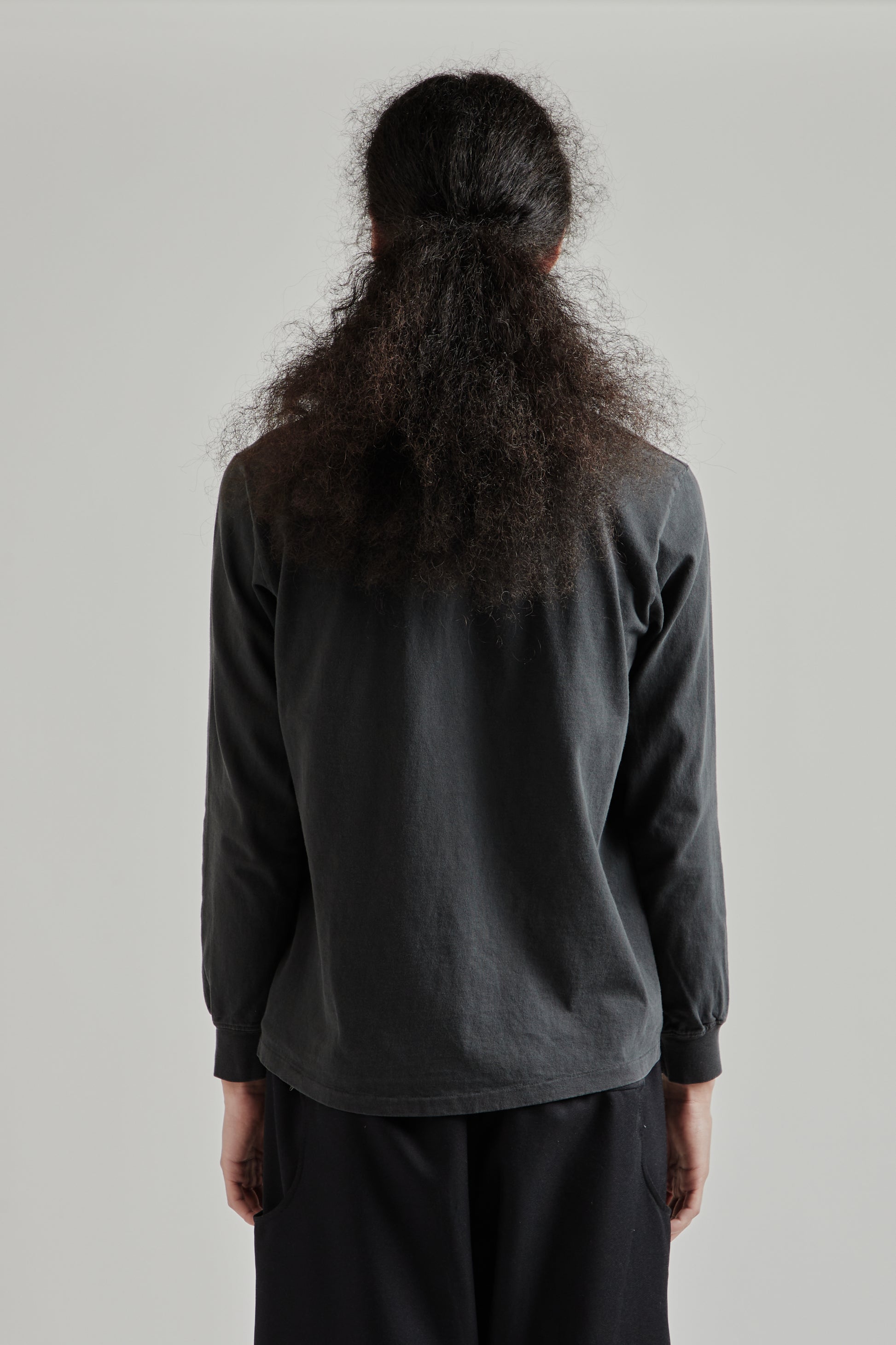 Velva Sheen FW25 Pigment Long Sleeve Pocket Tee Black 5