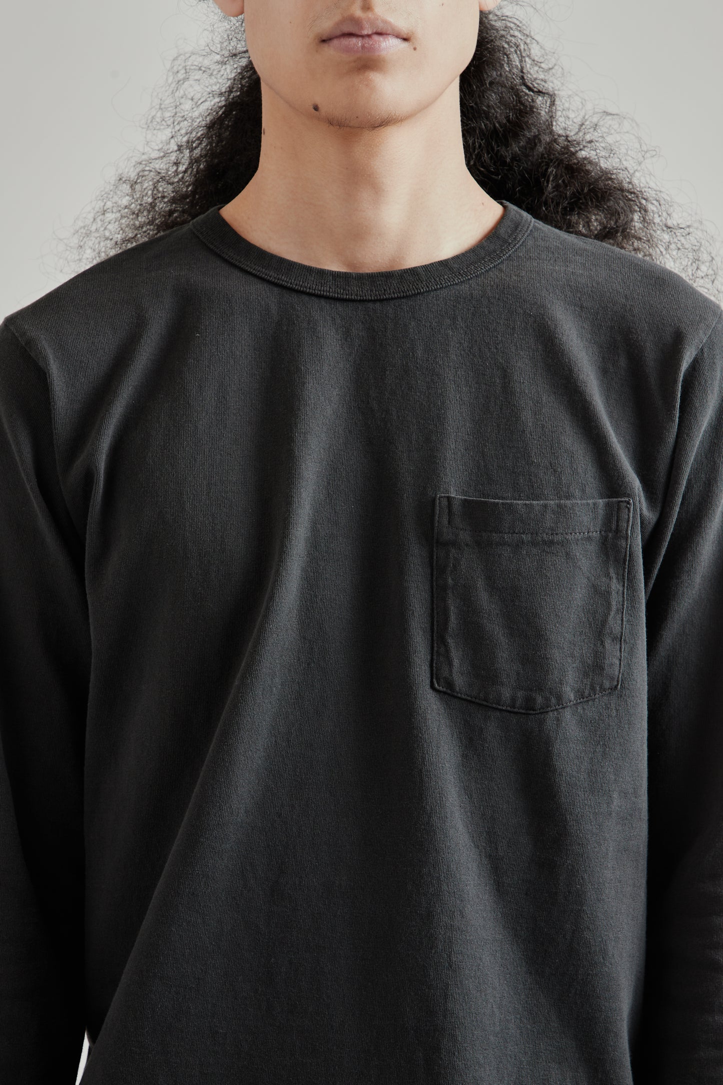 Velva Sheen FW25 Pigment Long Sleeve Pocket Tee Black 6
