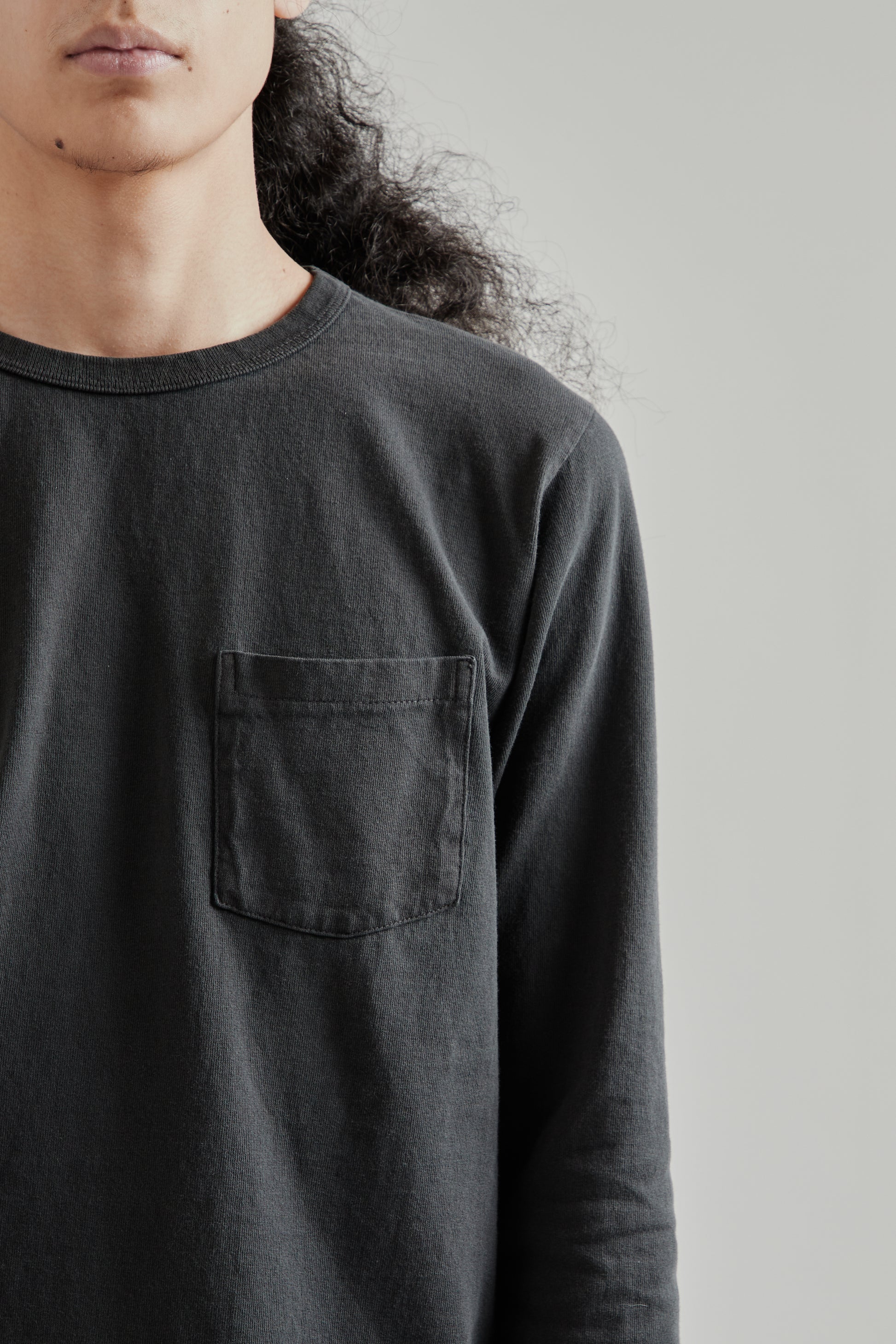 Velva Sheen FW25 Pigment Long Sleeve Pocket Tee Black 7