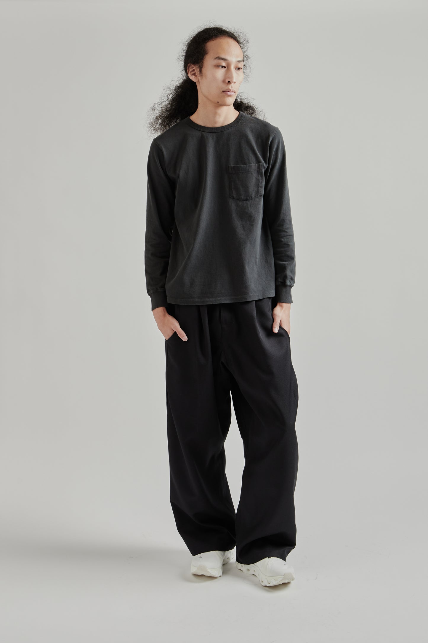 Velva Sheen FW25 Pigment Long Sleeve Pocket Tee Black 9