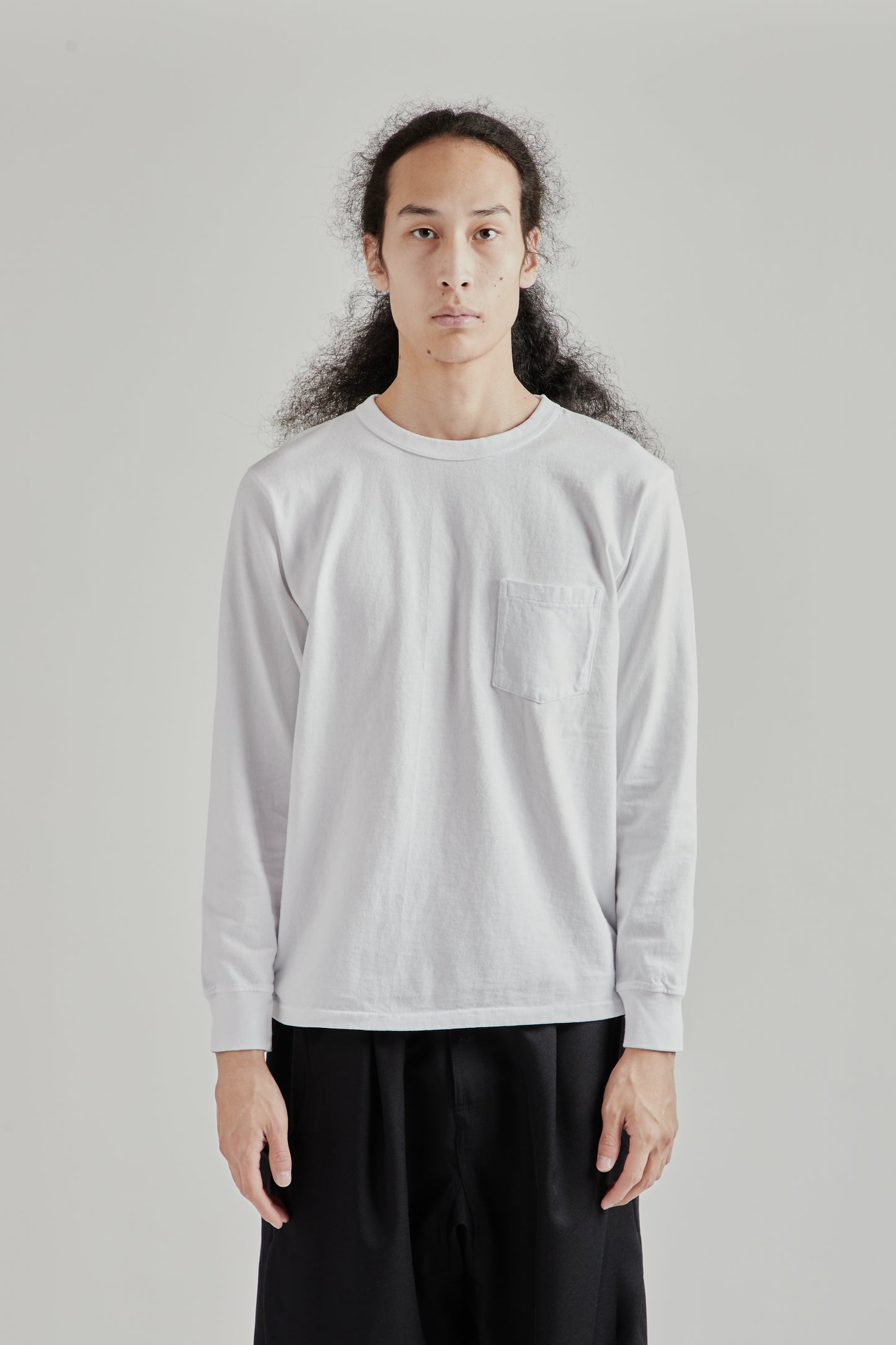 Velva Sheen FW25 Pigment Long Sleeve Pocket Tee White 2