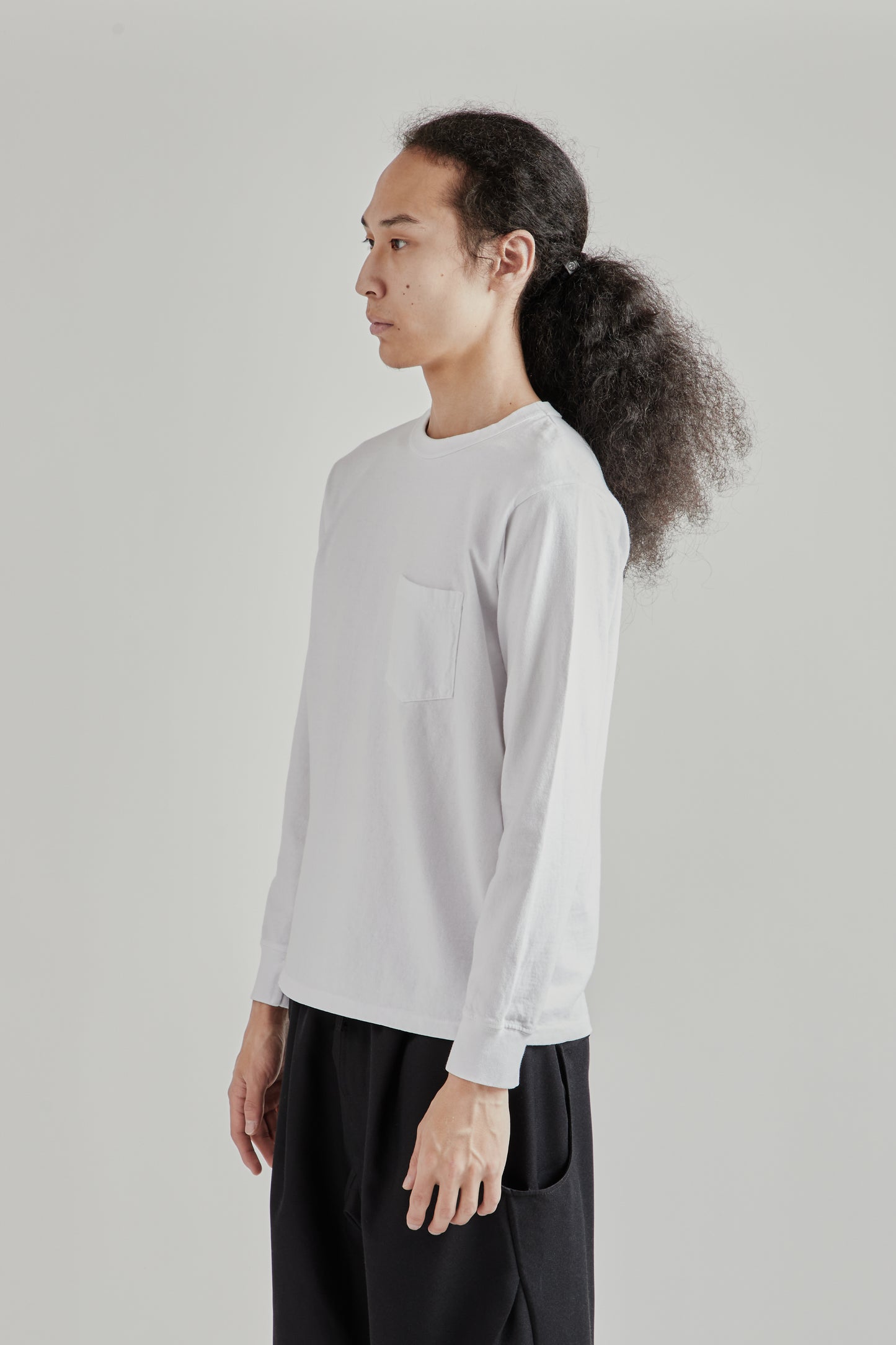 Velva Sheen FW25 Pigment Long Sleeve Pocket Tee White 3