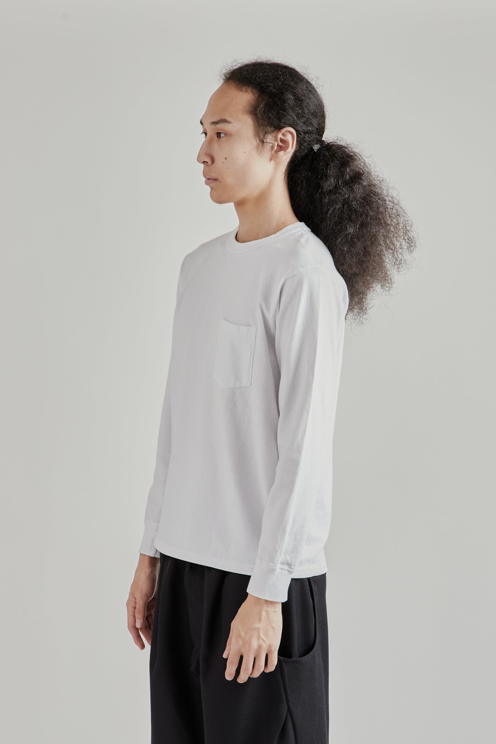 Velva Sheen FW25 Pigment Long Sleeve Pocket Tee White 3