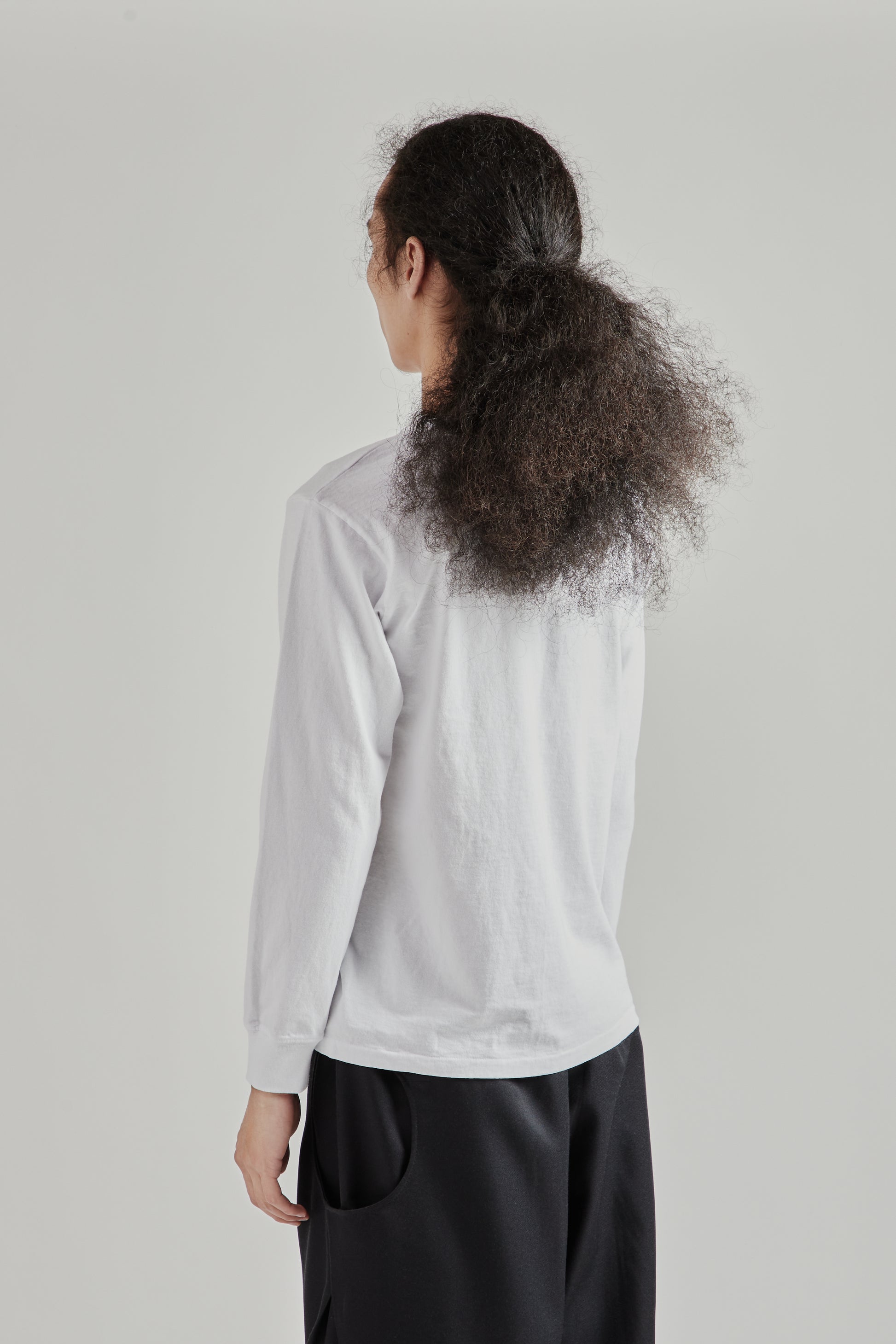 Velva Sheen FW25 Pigment Long Sleeve Pocket Tee White 4