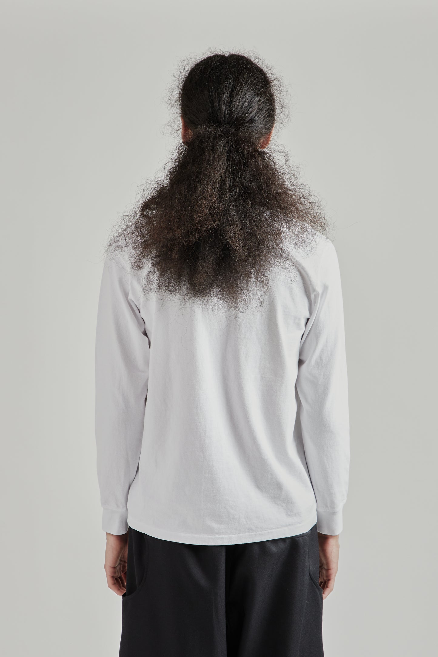 Velva Sheen FW25 Pigment Long Sleeve Pocket Tee White 5