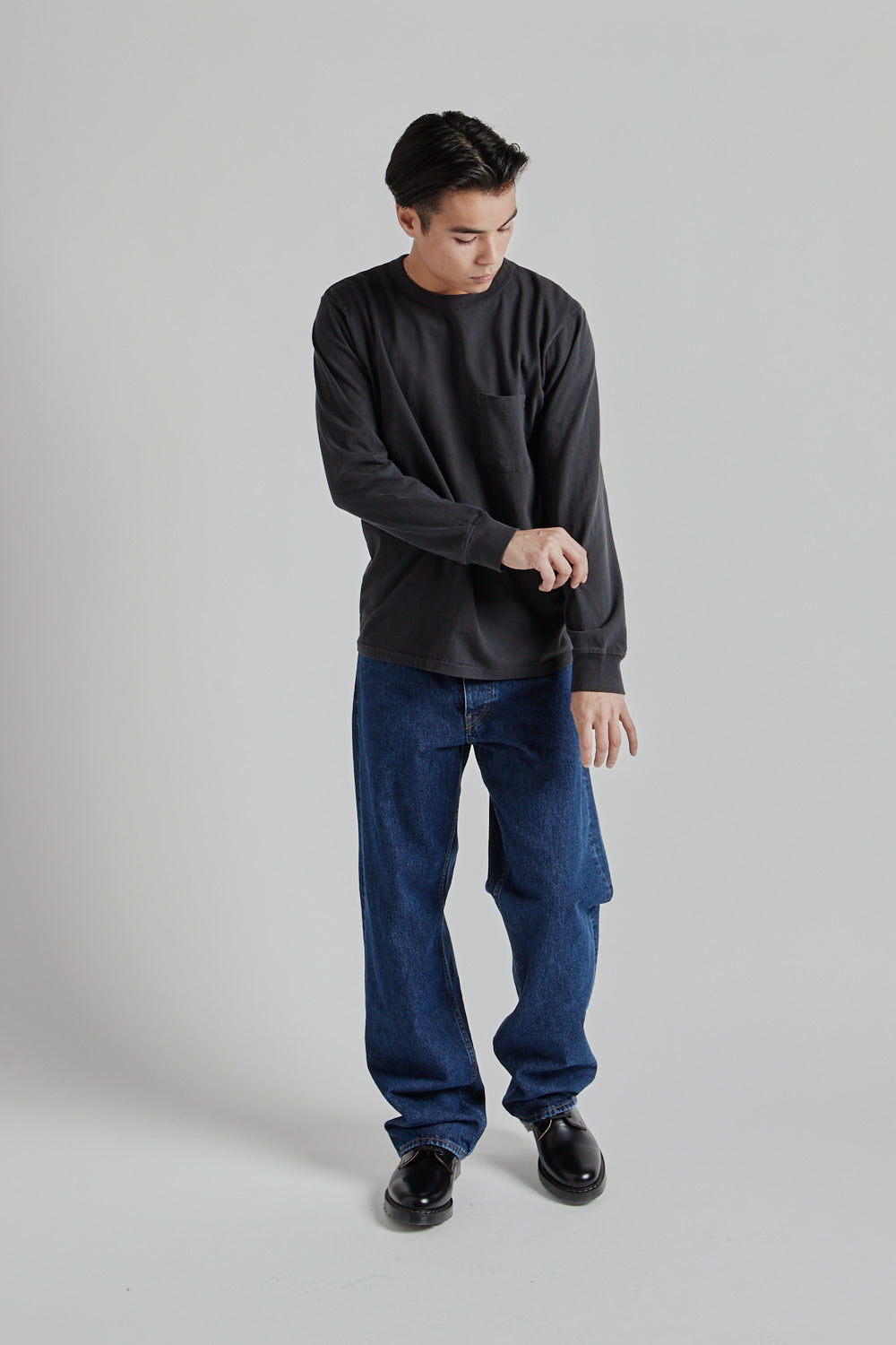 Velva Sheen Pigment Dyed Long Sleeve Pocket Tee Black 9
