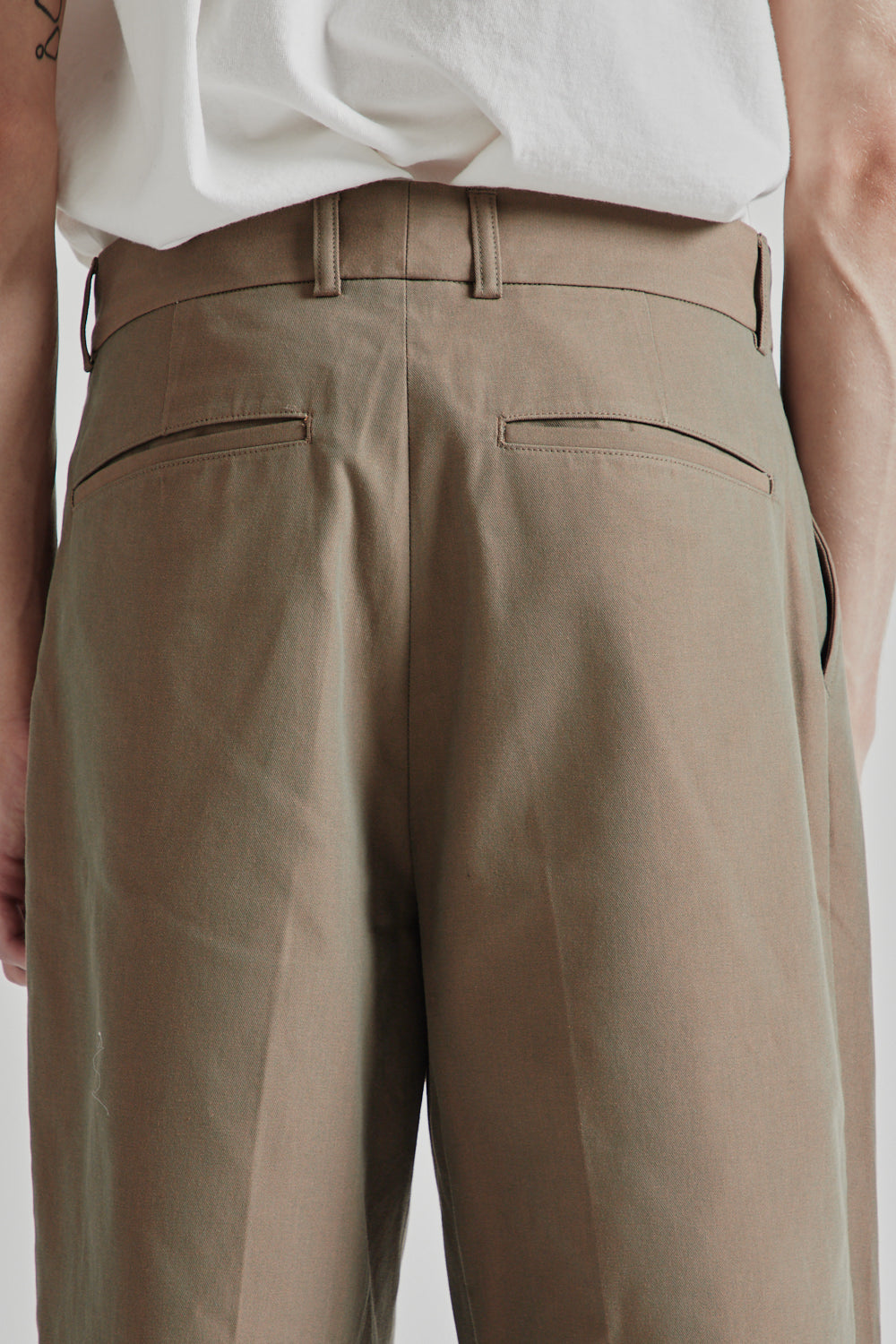 Deep Tuck Pressed Pants - Olive