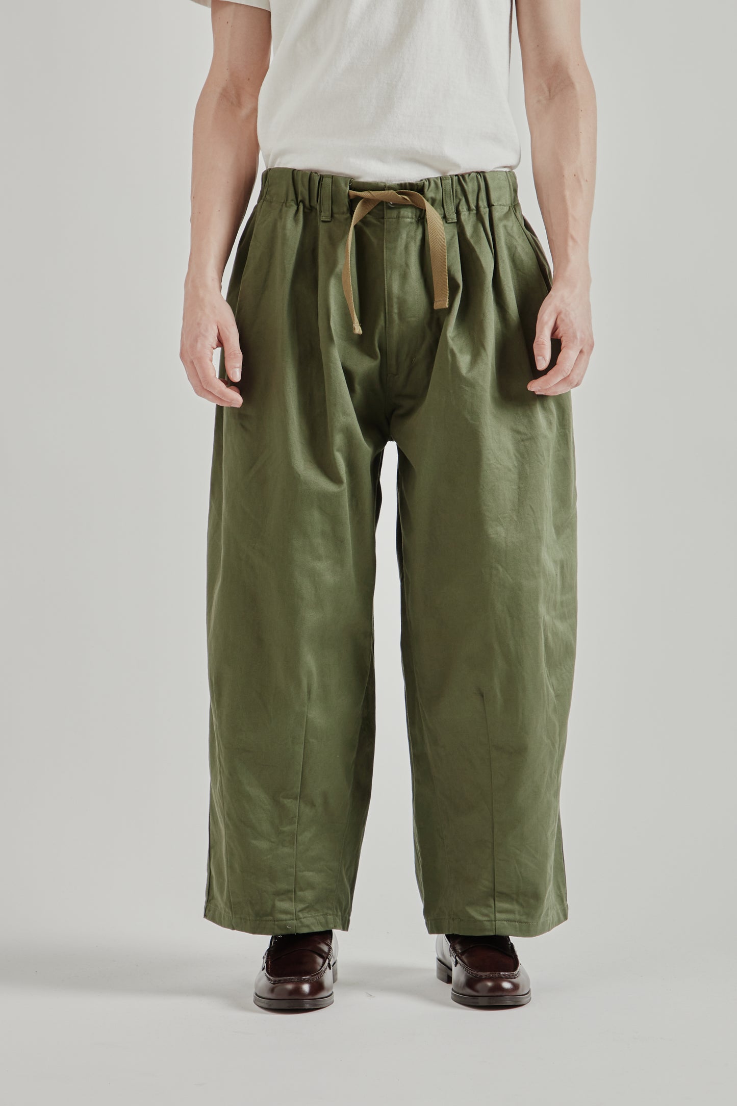 is-is-ness SS26 Balloon EZ Pants Khaki2052