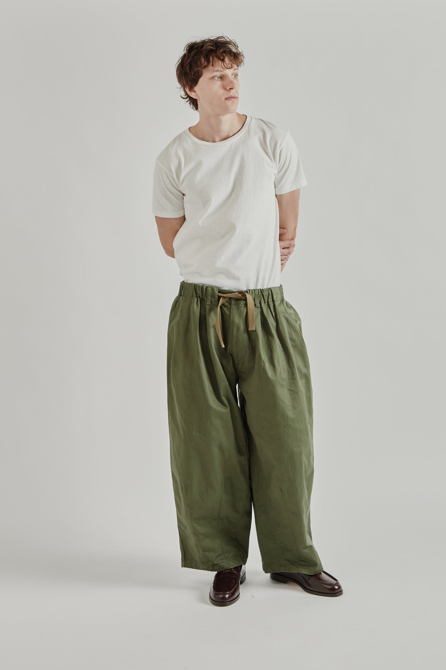 is-is-ness SS26 Balloon EZ Pants Khaki2071