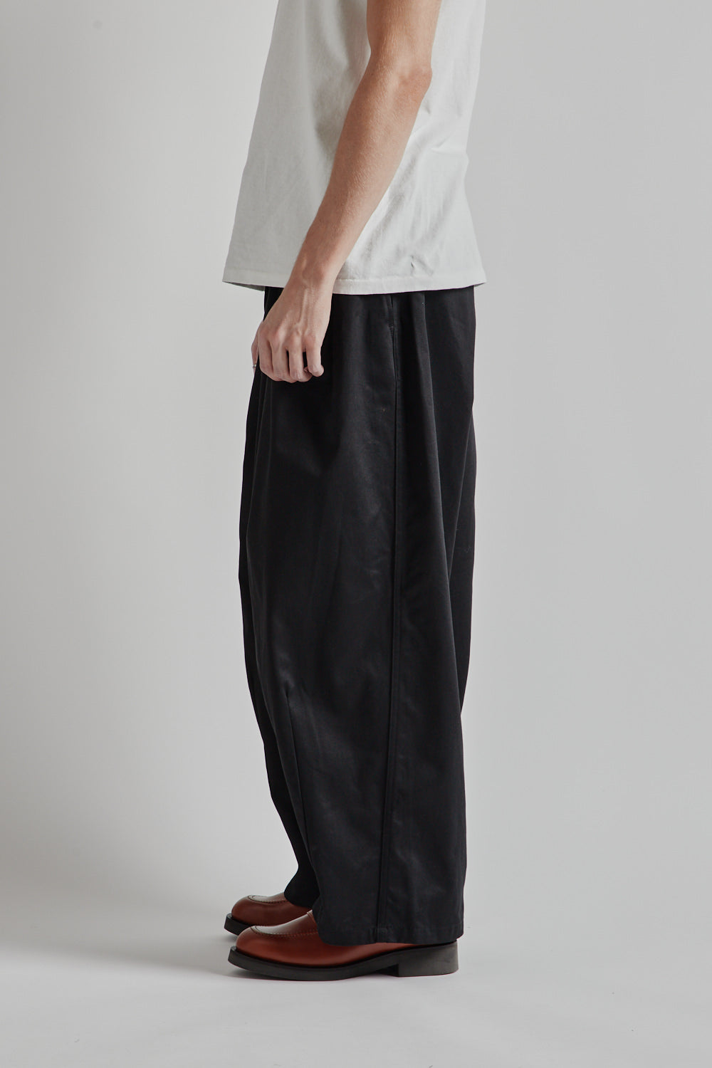 23SS IS-NESS BALLOON EZ PANTS BLACK