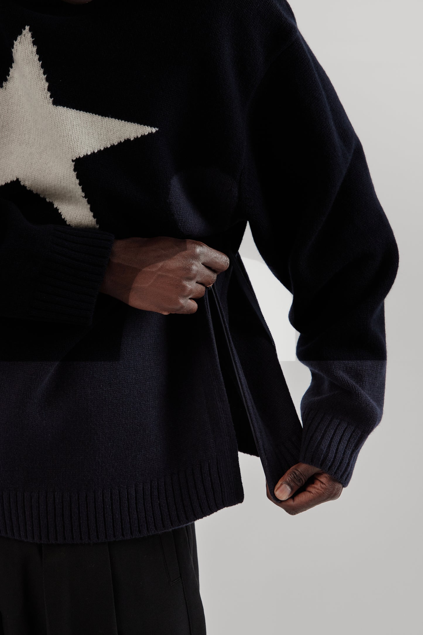 is-ness FW25 Doron Ventalation Knit Navy182