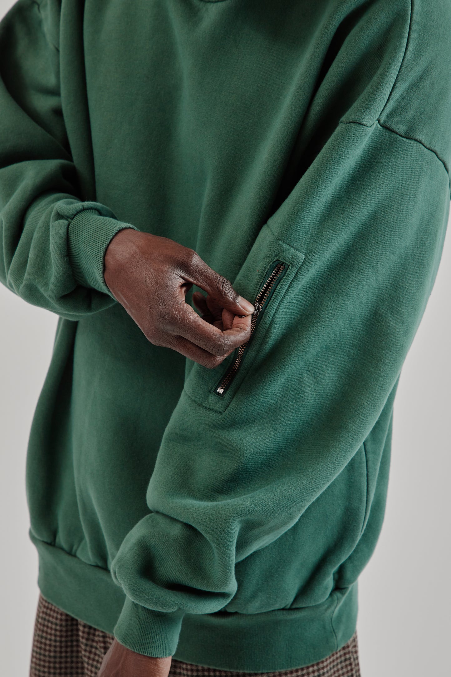 is-ness FW25 Pigment Dyed Crewneck Sweatshirt Green16