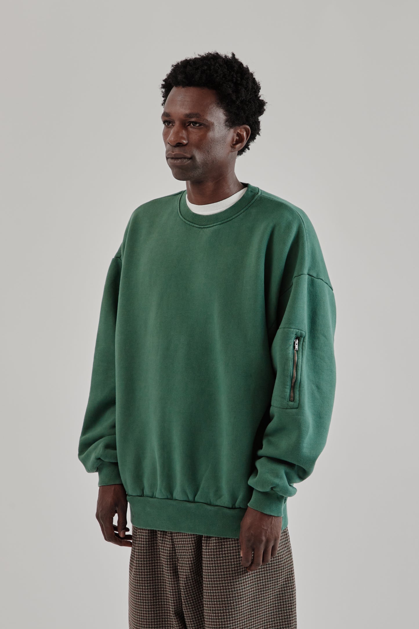 is-ness FW25 Pigment Dyed Crewneck Sweatshirt Green5