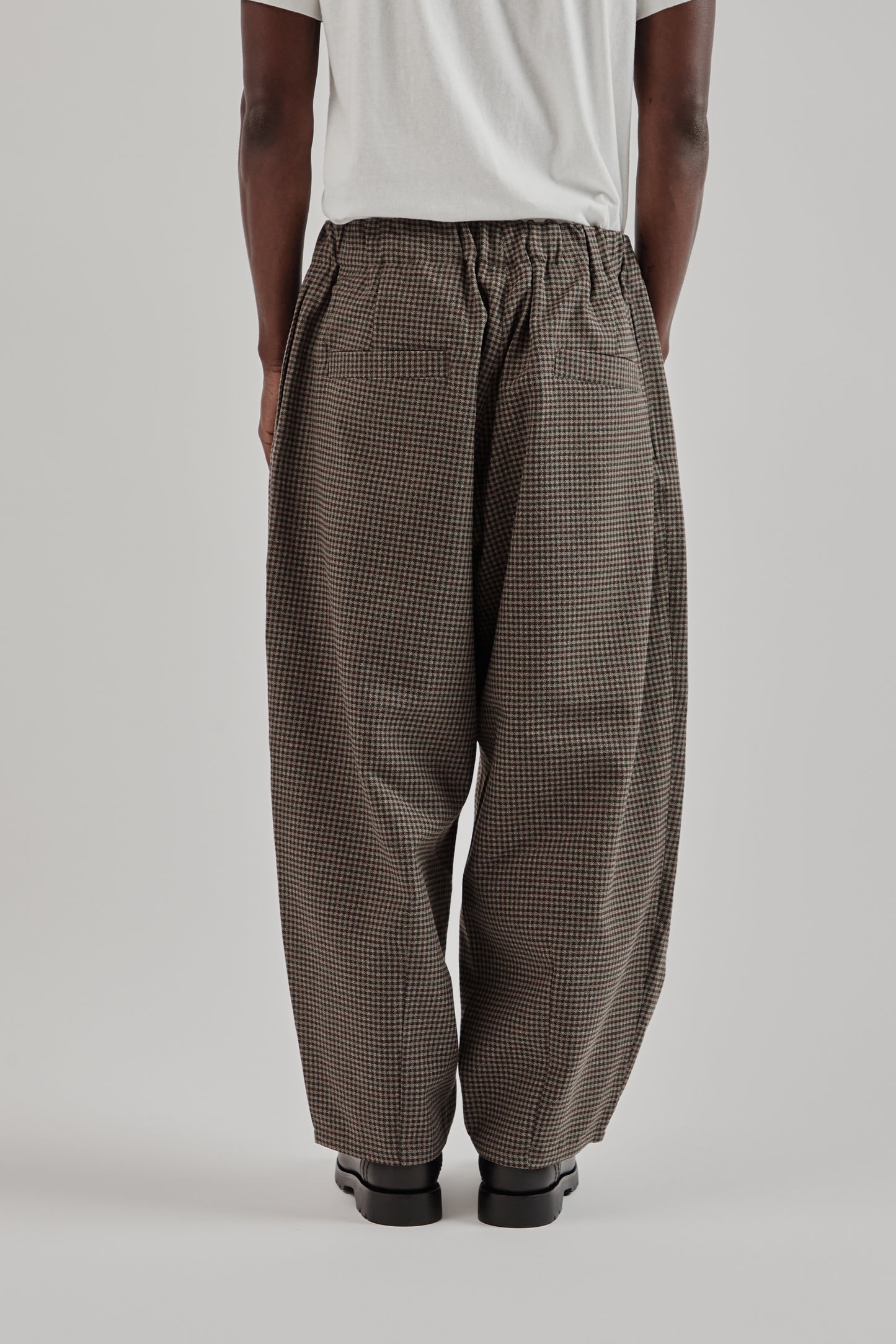 is-ness FW25 Tech Tweed Darts Pants Houndstooth Check10