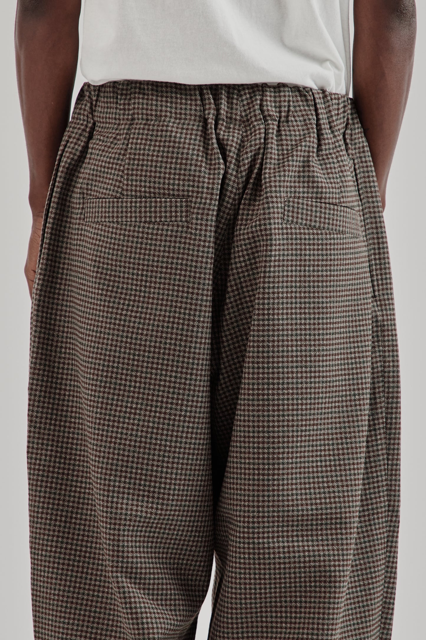is-ness FW25 Tech Tweed Darts Pants Houndstooth Check12