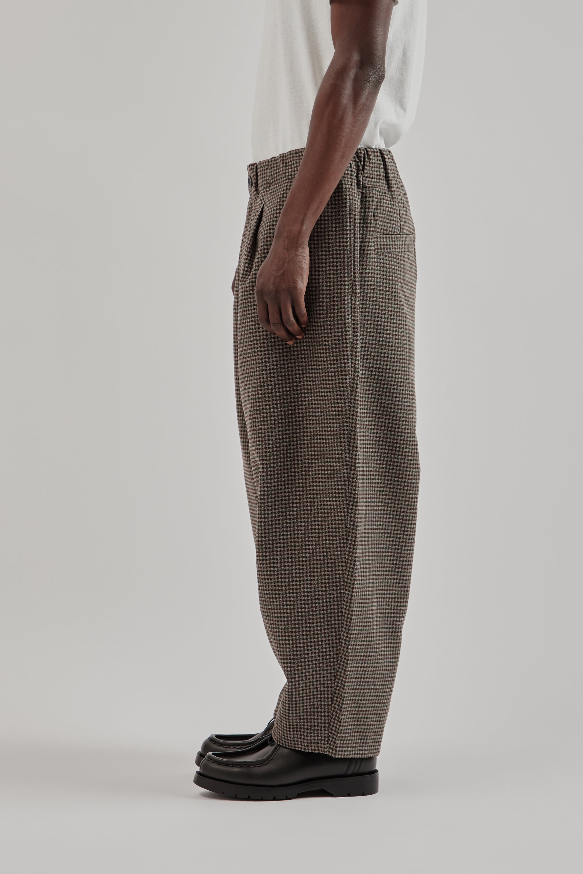 is-ness FW25 Tech Tweed Darts Pants Houndstooth Check8