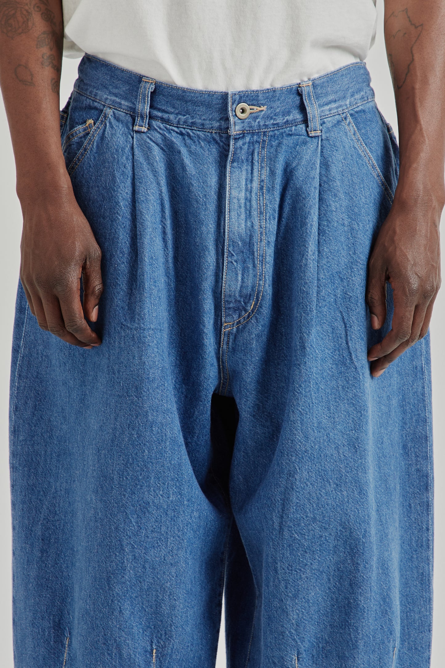 is-ness SS26 5-Pocket Balloon Pants Indigo Enzyme Wash0971