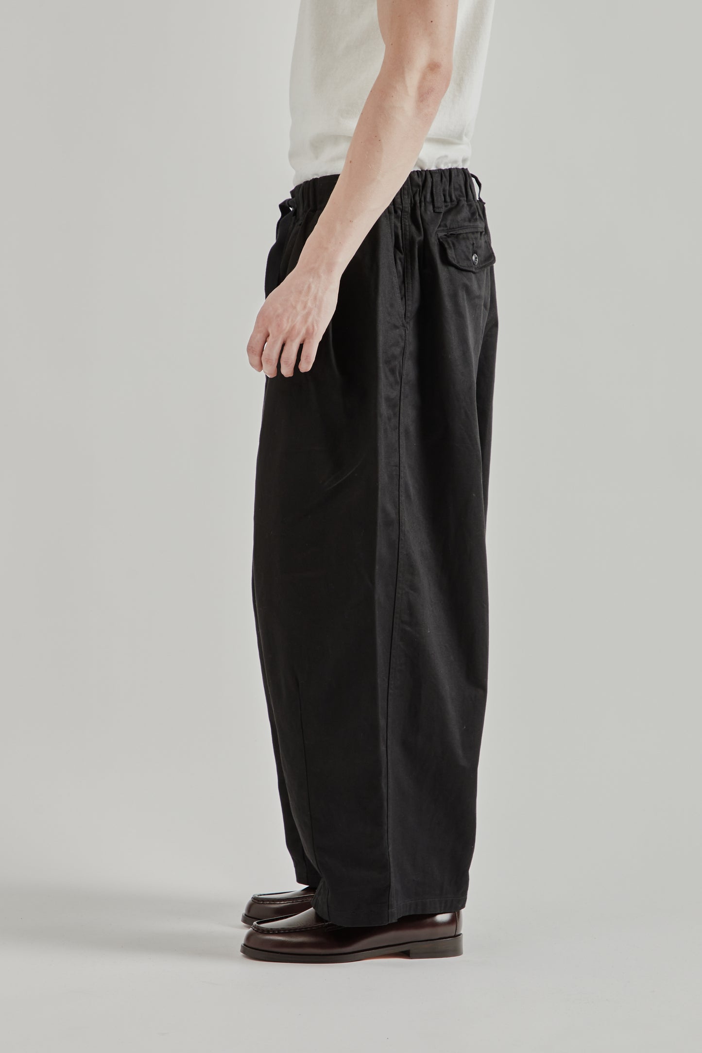 is-ness SS26 Balloon EZ Pants Black2030