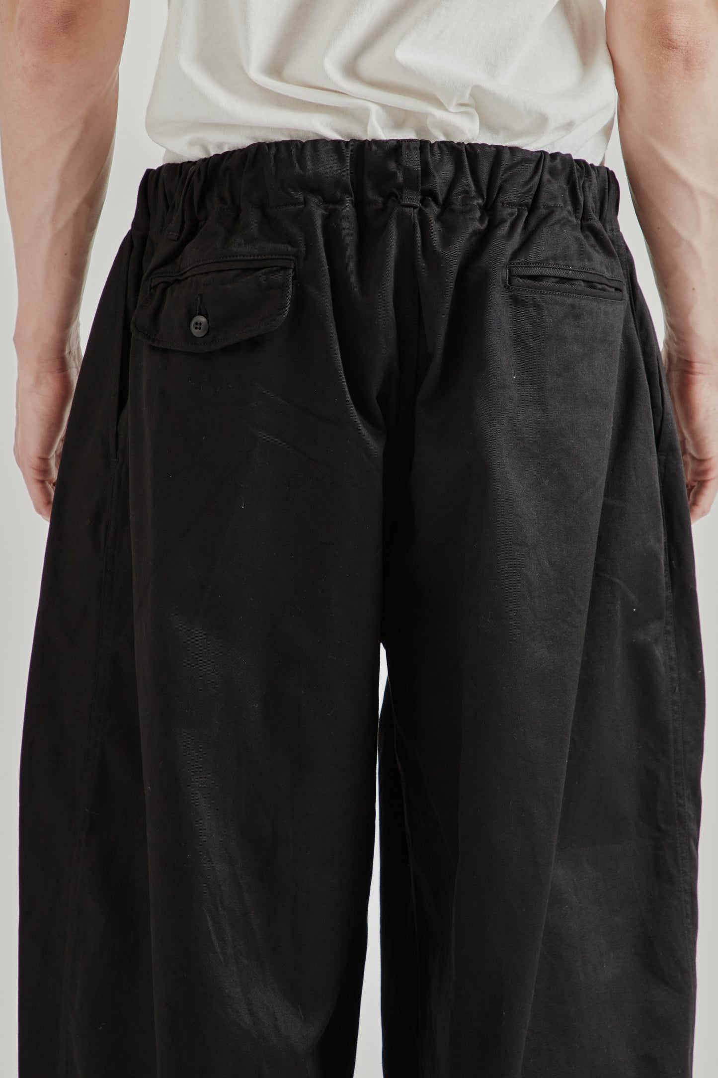 is-ness SS26 Balloon EZ Pants Black2036