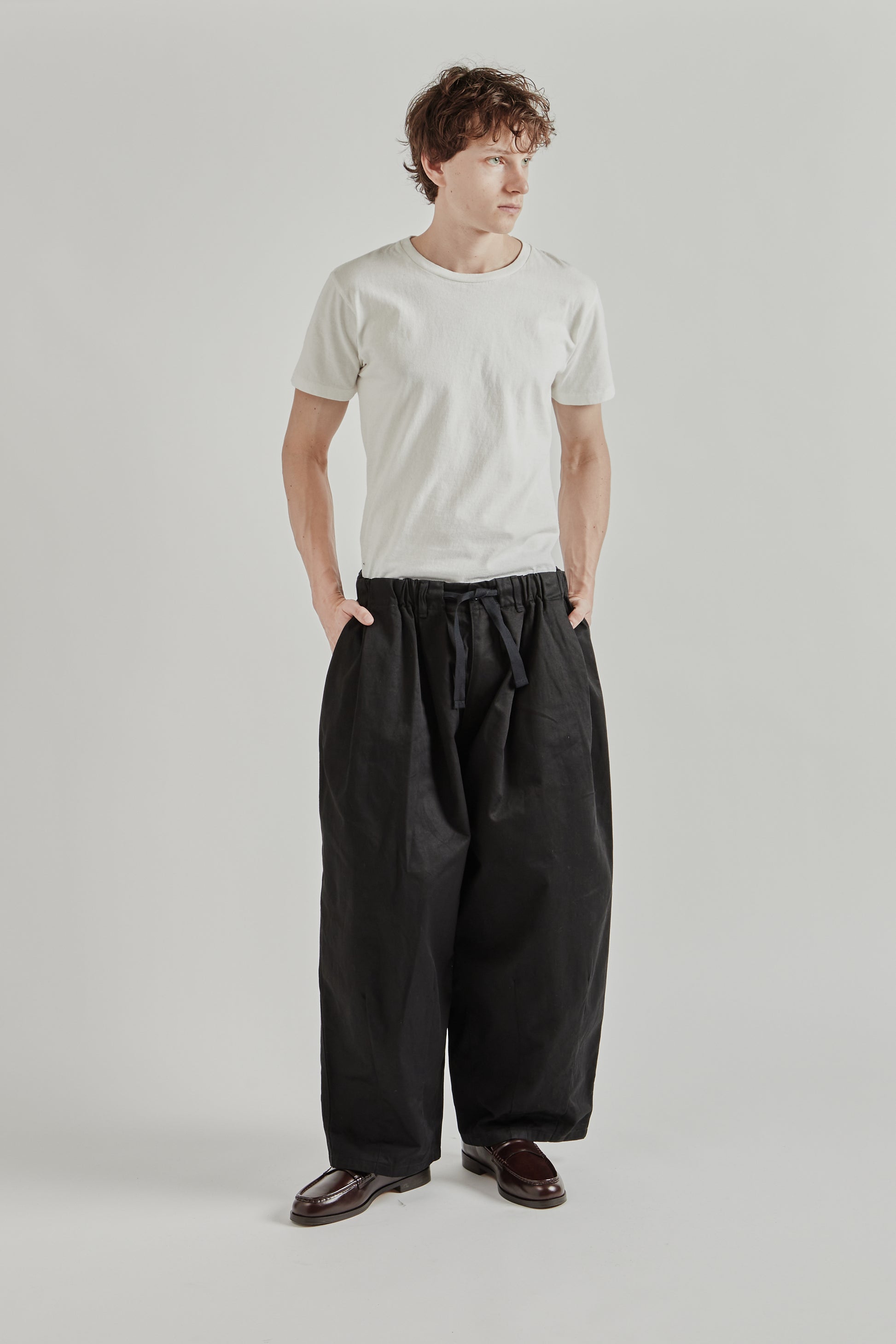 is-ness SS26 Balloon EZ Pants Black2042