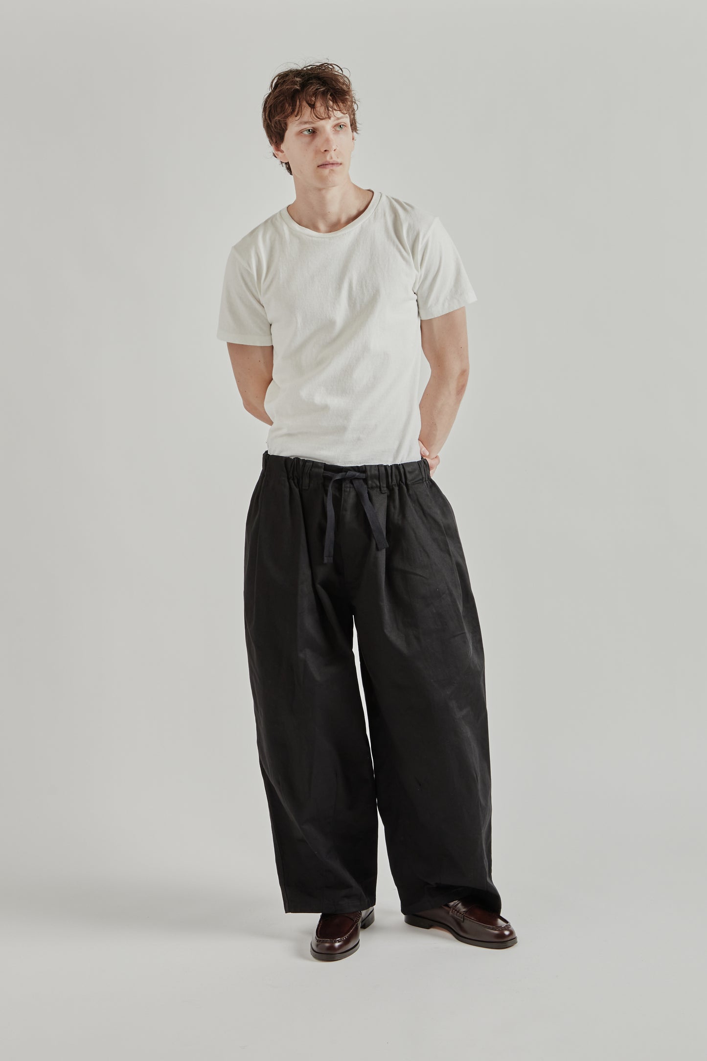 is-ness SS26 Balloon EZ Pants Black2048