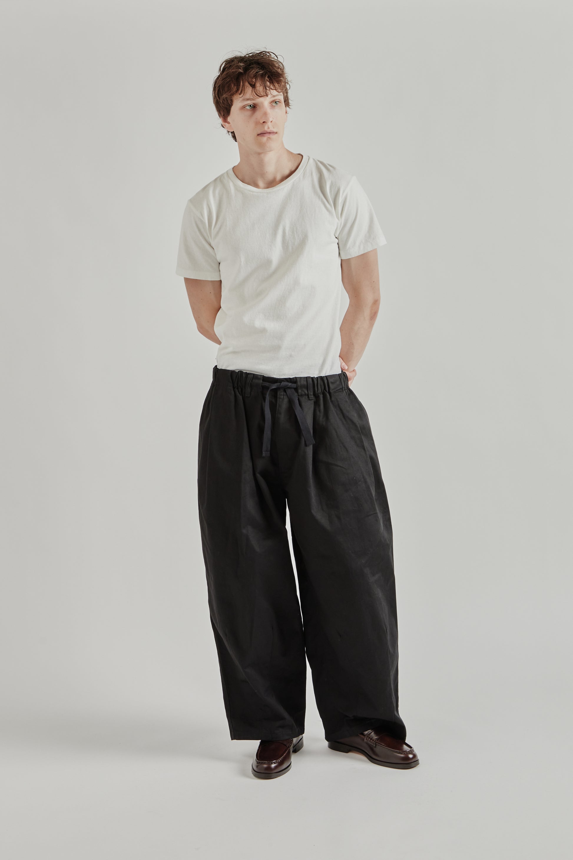 is-ness SS26 Balloon EZ Pants Black2048