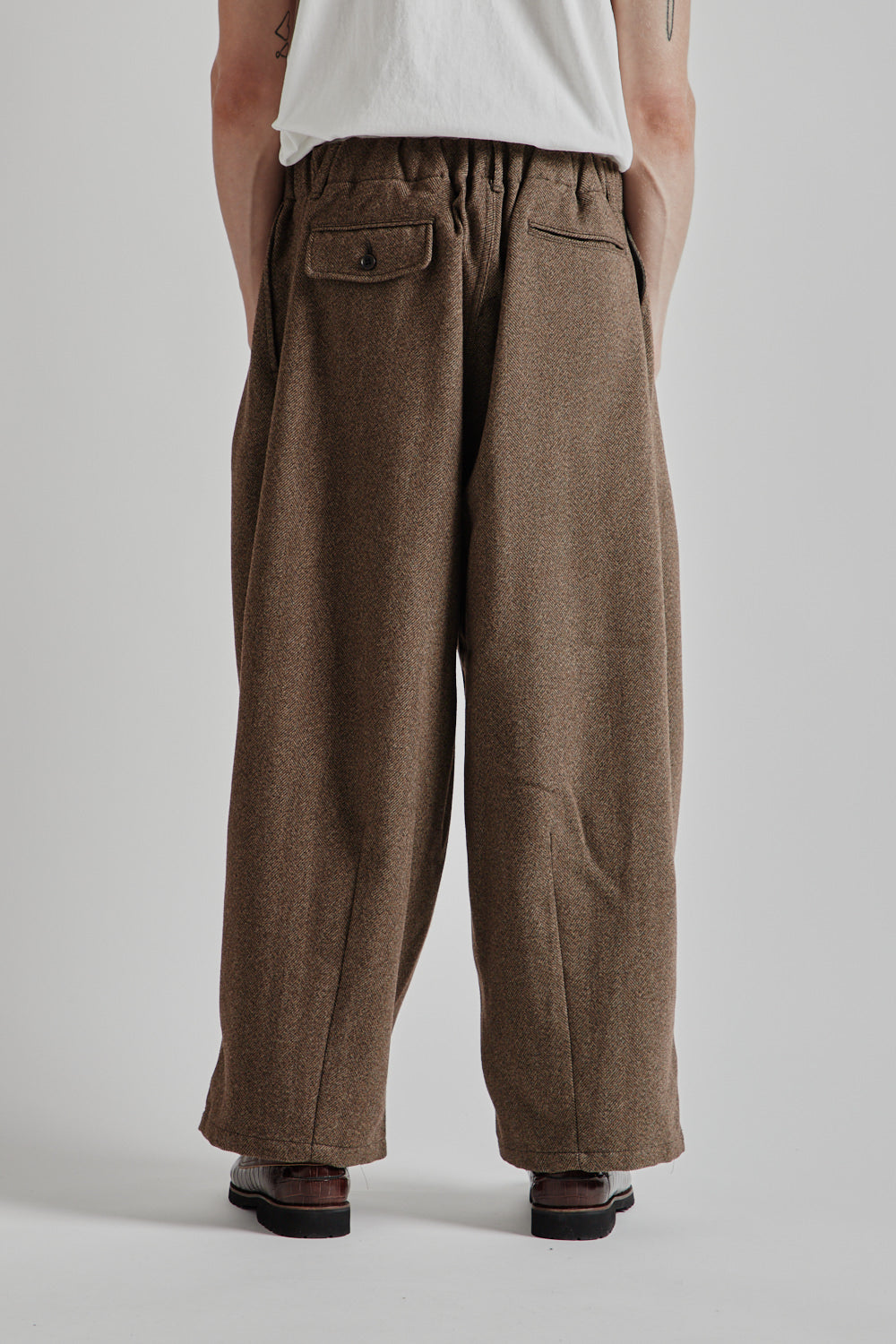 Is-Ness Tech Tweed Balloon Pants in Herringbone Brown