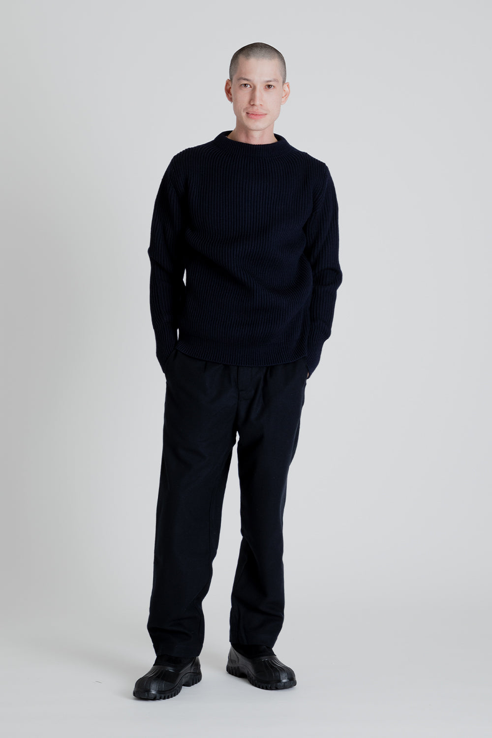 大阪買付 ANDERSEN-ANDERSEN 5GG THE NAVY CREW NECK