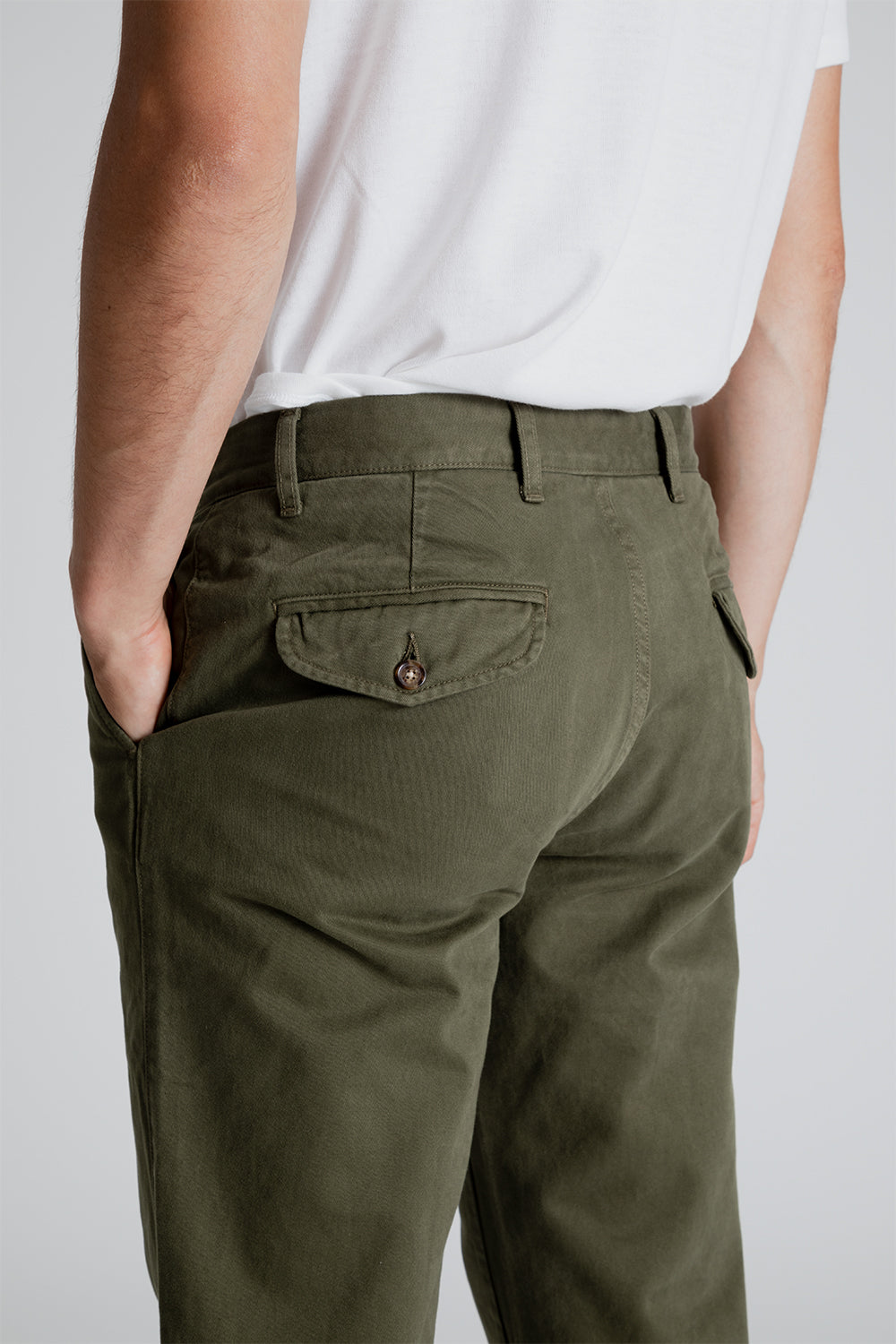 Forét Brook Chino in Army Green