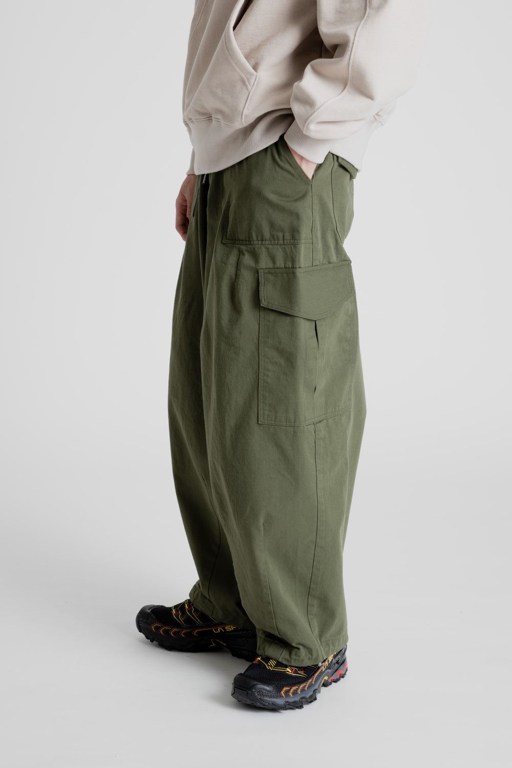 Frizmworks_Twill_Cargo_Balloon_Pants_Olive