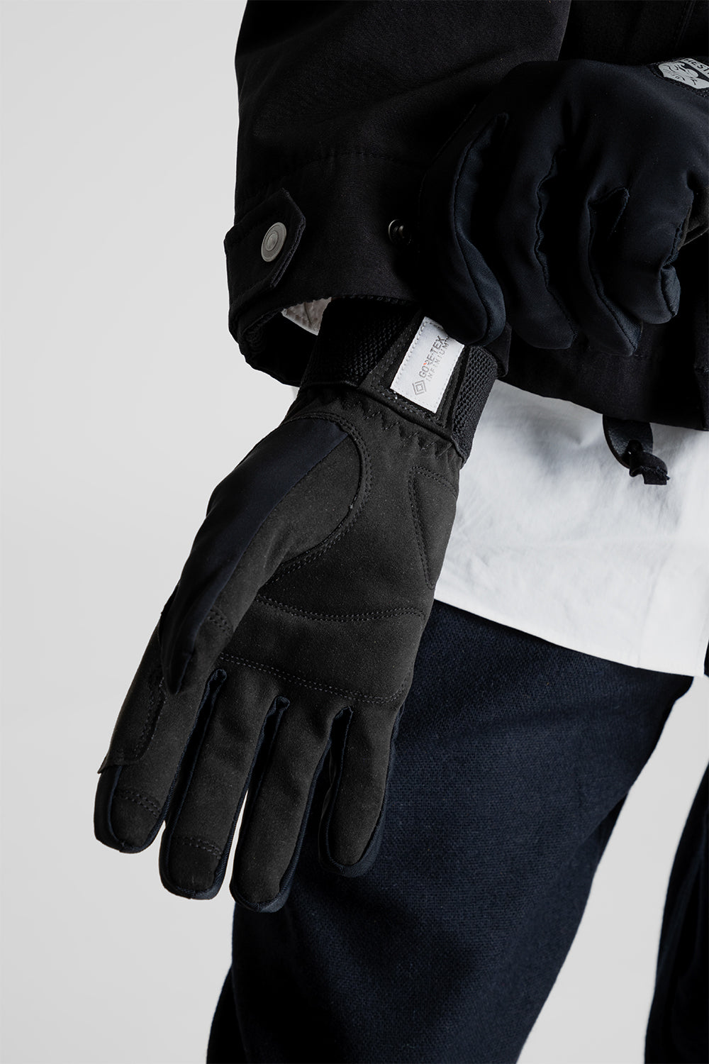 Hestra Gloves Windstopper Tracker Gloves in Black