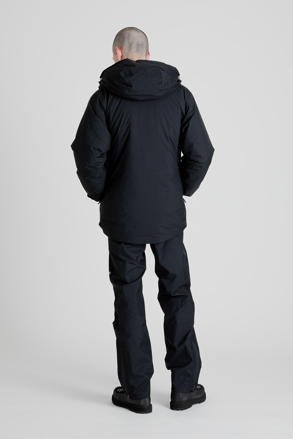 Tilak Svalbard Hood Jacket in Caviar Black