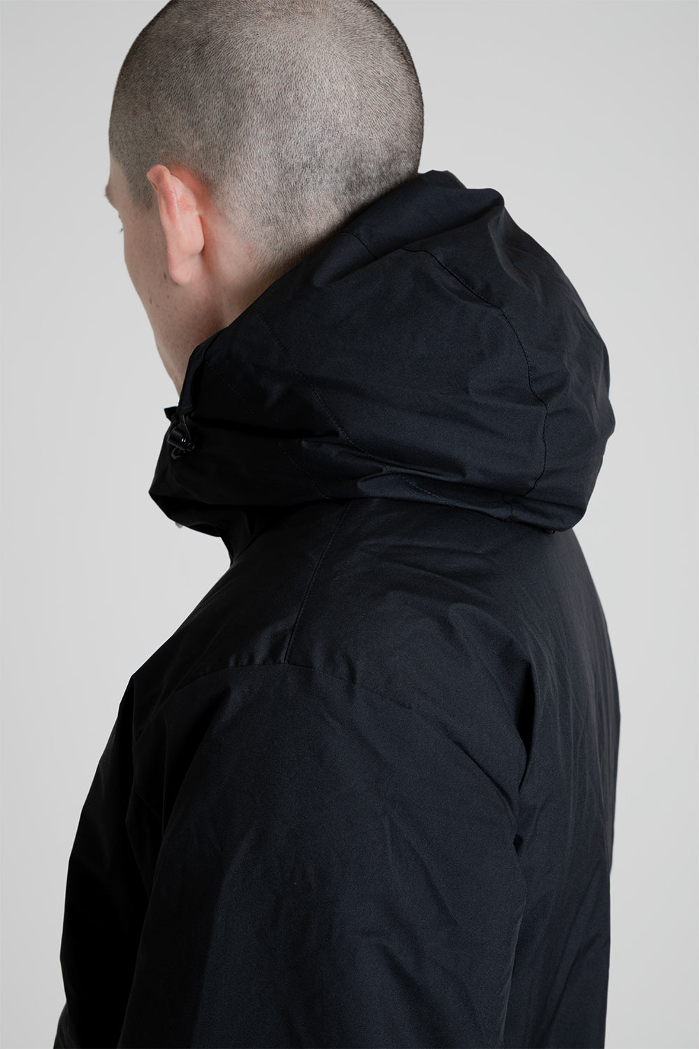 Tilak Svalbard Hood Jacket in Caviar Black