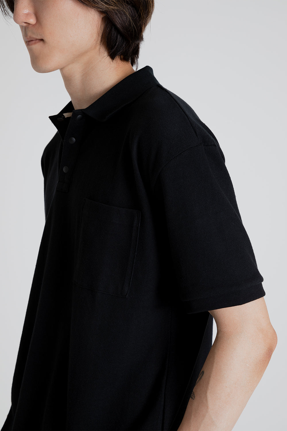 Uniform Bridge Collar Short Sleeve Tee in Black