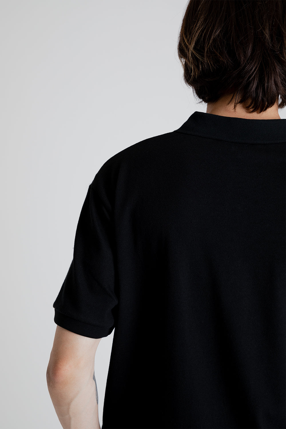 Uniform Bridge Collar Short Sleeve Tee in Black
