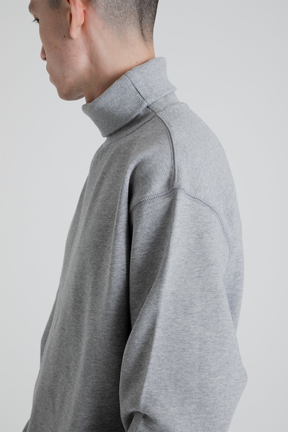 Uniform Bridge Turtleneck Sweatshirt in Grey Melange