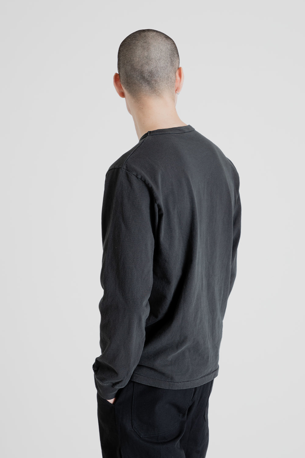 Velva Sheen Pigment Long Sleeve Pocket Tee in Black | Wallace Mercanti