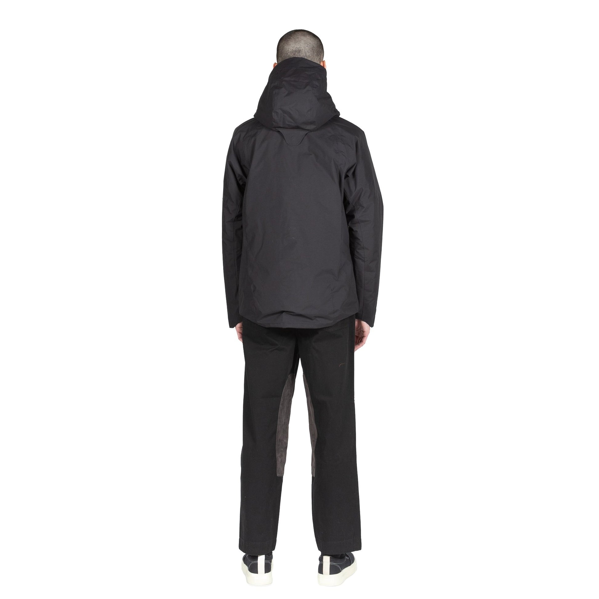 Goldwin Insulation Mountain Parka in Black hooded jacket sportswear all weather rain gear