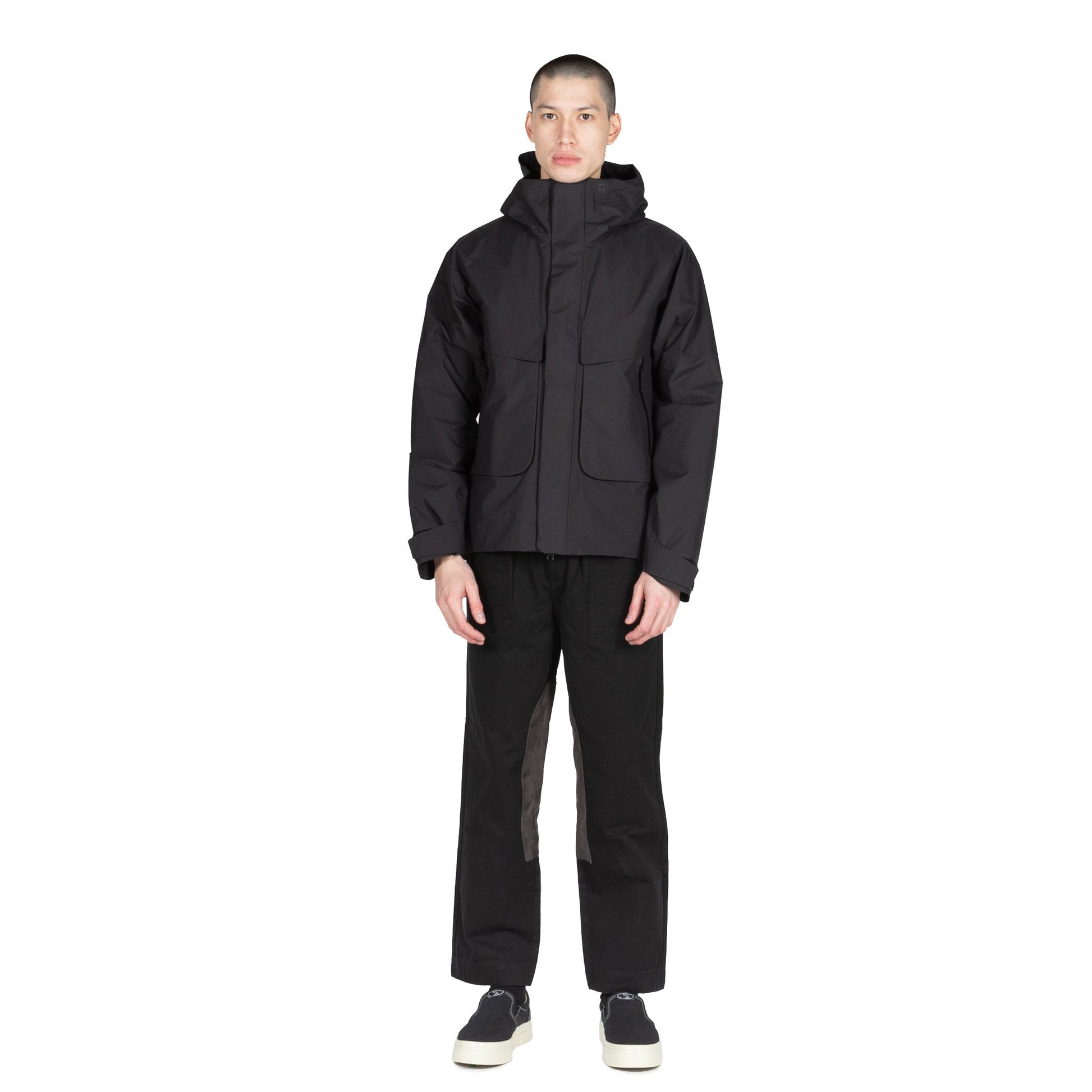 Goldwin Insulation Mountain Parka in Black hooded jacket sportswear all weather rain gear