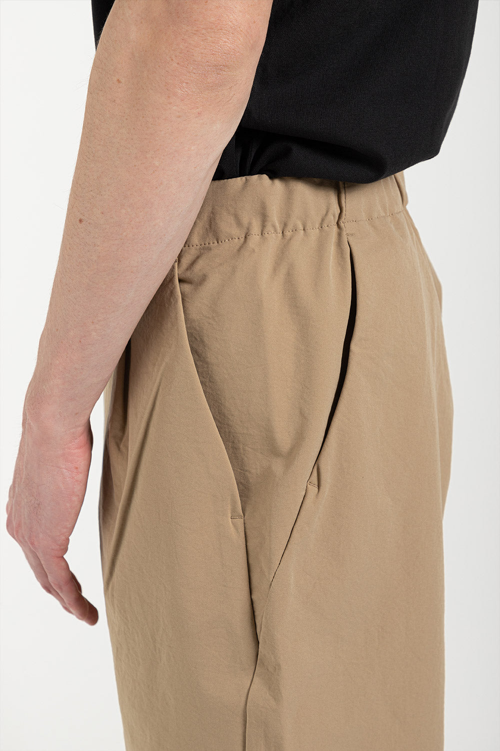 goldwin-one-tuck-tapered-stretch-pants