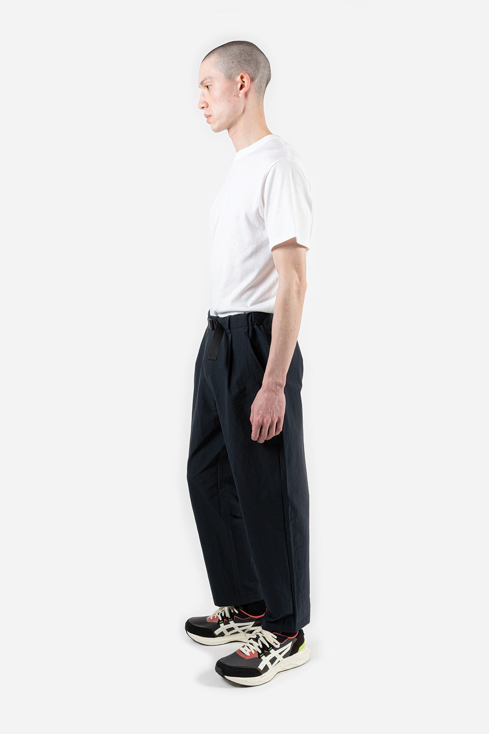 One Tuck Tapered Stretch Twill Pants - Dark Navy