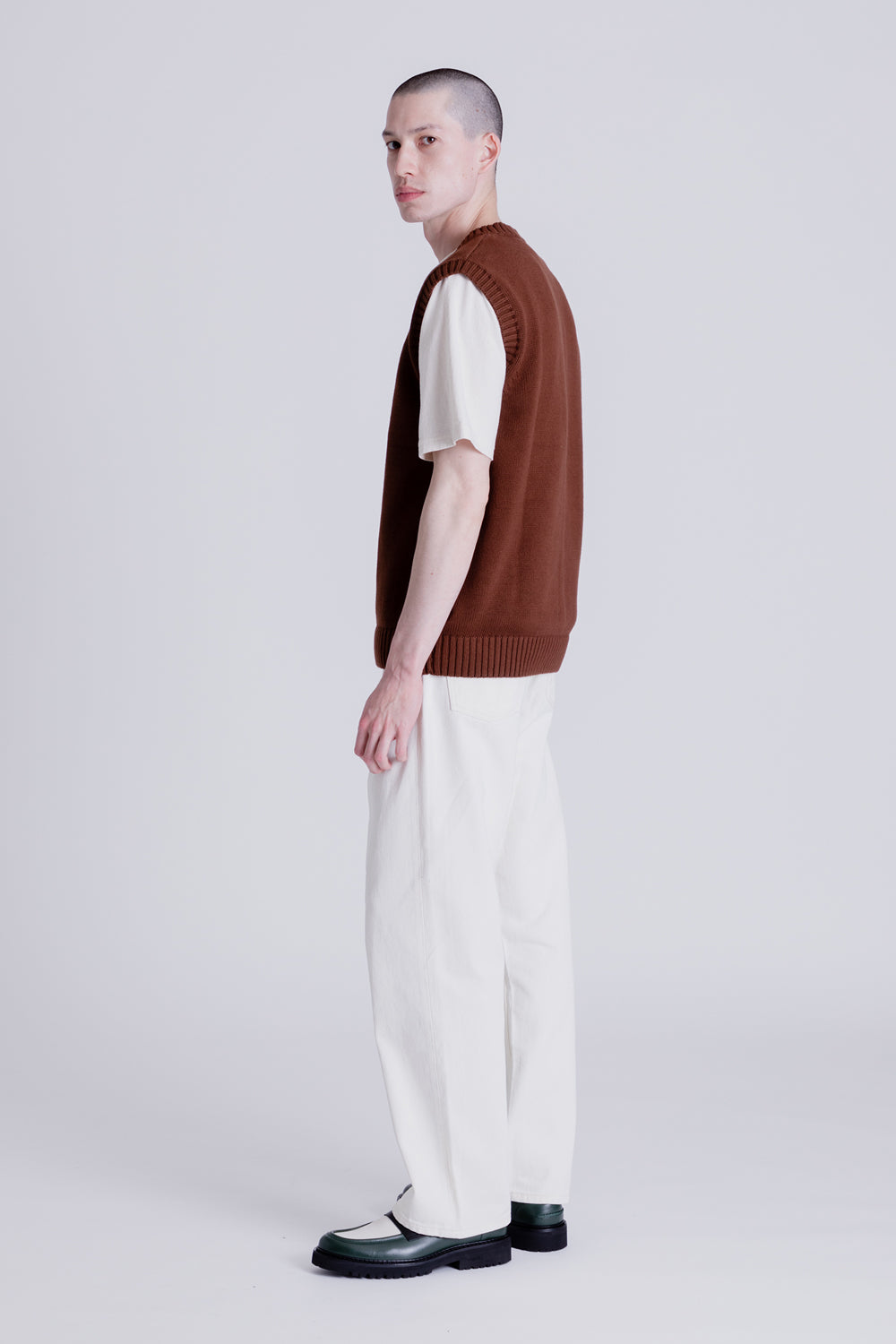 Knickerbocker Ivy V-Sweater Vest in Brown